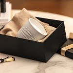 Подсвечник Carre с ароматической свечей Mystery Manufacture Collier Blanc Villeroy & Boch Подсвечник Carre с ароматической свечей Mystery Manufacture Collier Blanc Villeroy & Boch